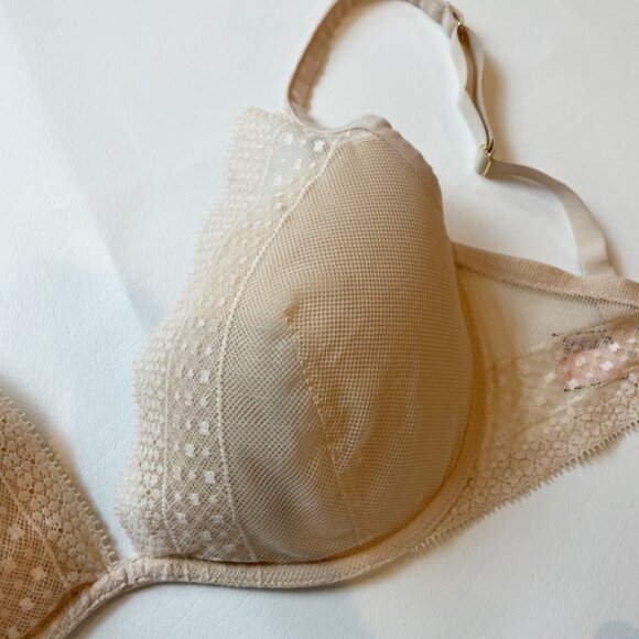 NWOT Victoria's Secret Bra 32DDD Incredible Plunge Beige Lace B1447 - Picture 4 of 9